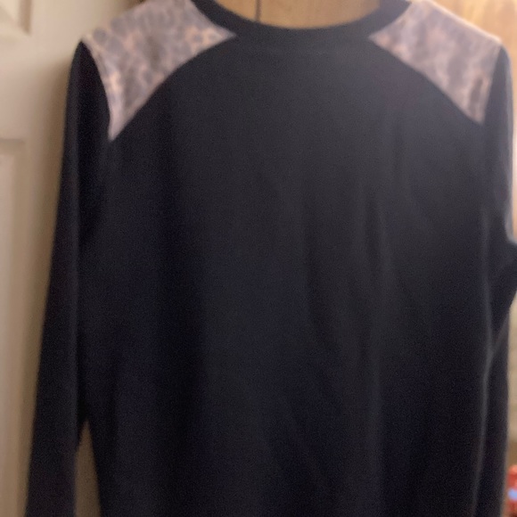 Sweater - Picture 2 of 3